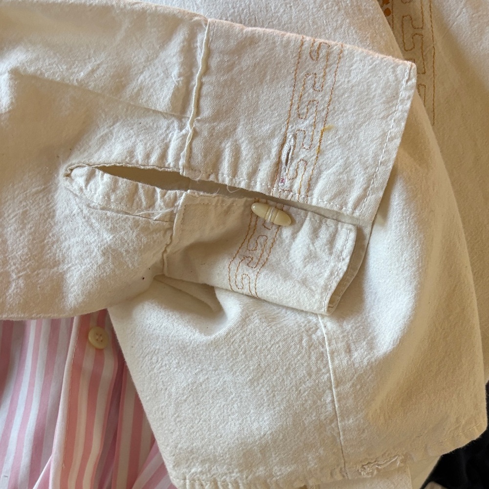 Cream and Gold Embroidered Shirt. Dress shirt. By ALTA CALIDAD. Made in Mexico. - Picture 6 of 14